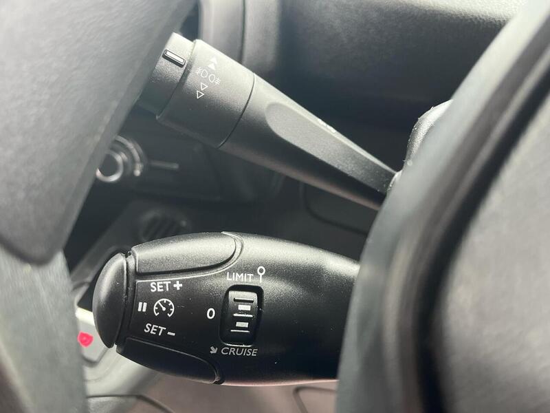Peugeot Partner BlueHDi 1000 Professional Premium - U15165