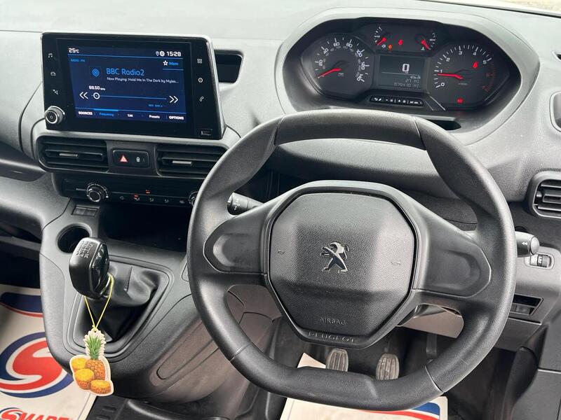 Peugeot Partner BlueHDi 1000 Professional Premium - U15165