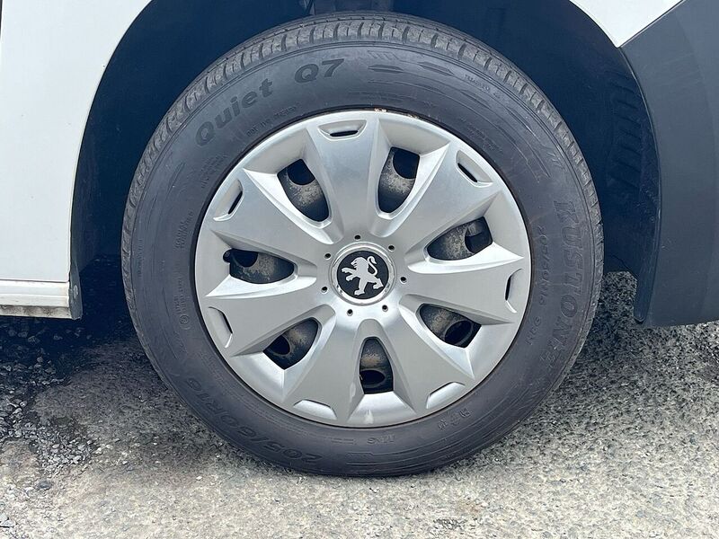 Peugeot Partner BlueHDi 1000 Professional Premium - U15165