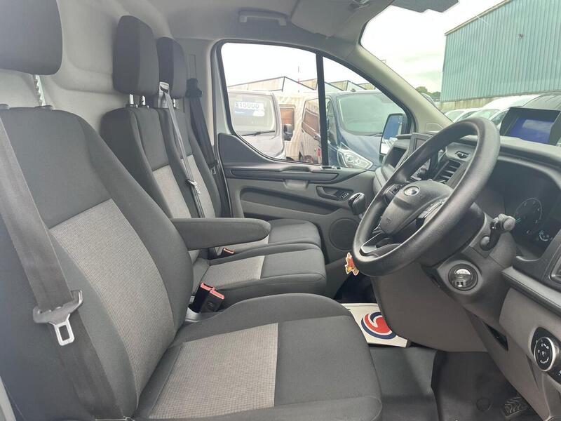 Ford Transit Custom 340 EcoBlue Leader - U15177