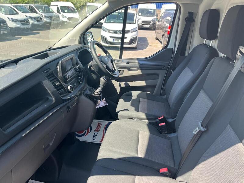 Ford Transit Custom 300 EcoBlue Leader - U15190