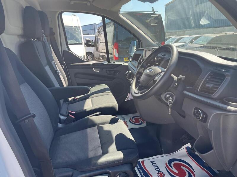 Ford Transit Custom 300 EcoBlue Leader - U15190