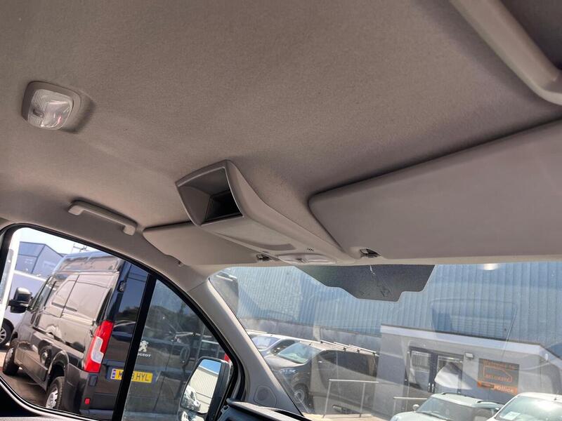 Ford Transit Custom 300 EcoBlue Leader - U15190