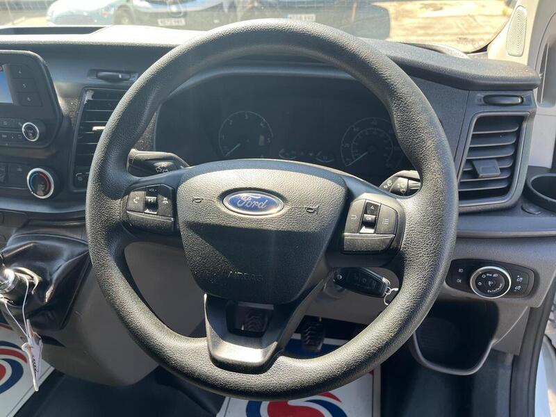 Ford Transit Custom 300 EcoBlue Leader - U15190