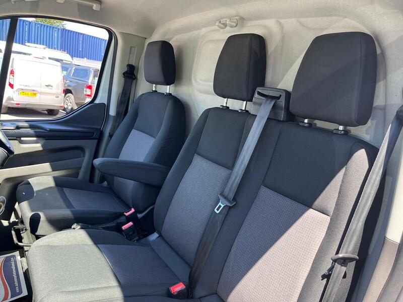 Ford Transit Custom 300 EcoBlue Leader - U15194