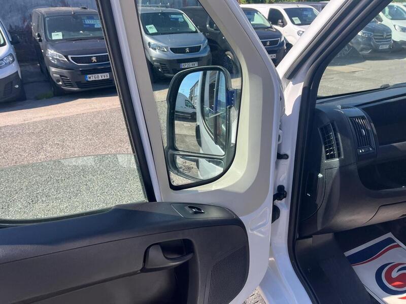 Peugeot Boxer BlueHDi 335 Professional - U15195