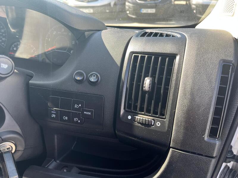 Peugeot Boxer BlueHDi 335 Professional - U15195