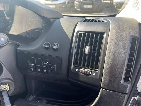 Peugeot Boxer BlueHDi 335 Professional - U15195