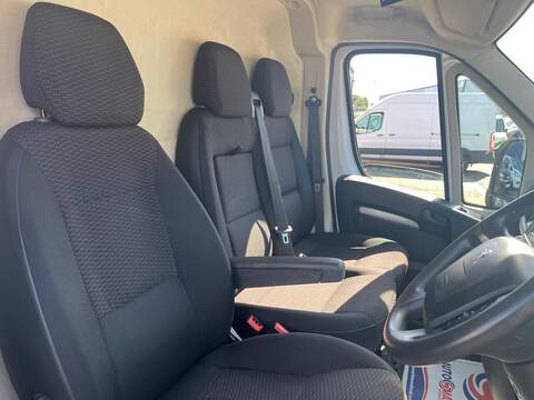 Peugeot Boxer BlueHDi 335 Professional - U15195
