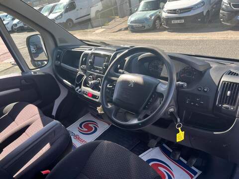 Peugeot Boxer BlueHDi 335 Professional - U15195
