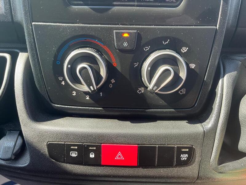 Peugeot Boxer BlueHDi 335 Professional - U15195