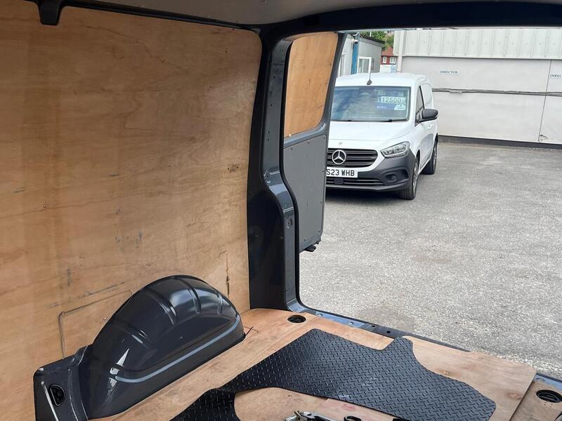 Volkswagen Transporter TDI T28 Startline - U15203