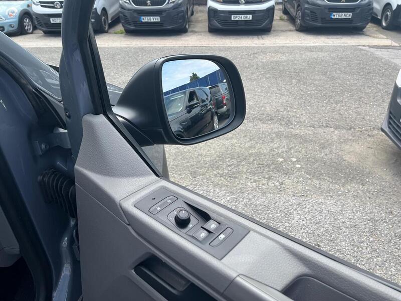 Volkswagen Transporter TDI T28 Startline - U15203