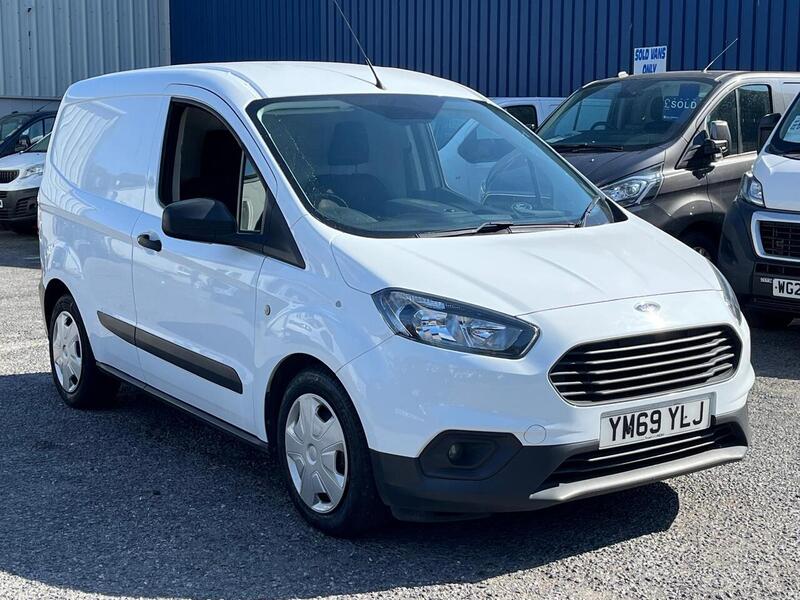 Ford Transit Courier EcoBoost Trend - U15210