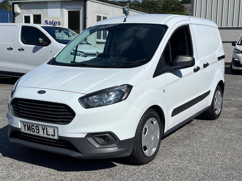 Ford Transit Courier EcoBoost Trend - U15210