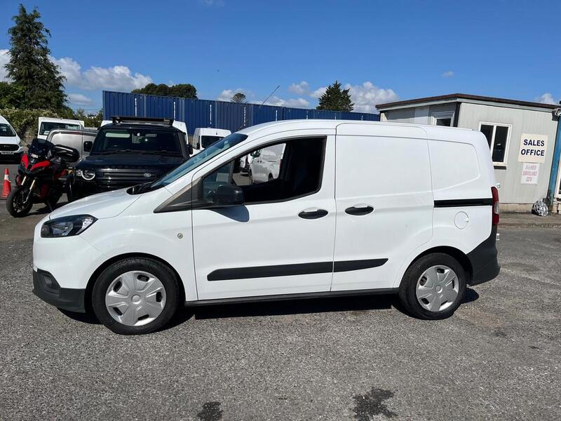 Ford Transit Courier EcoBoost Trend - U15210