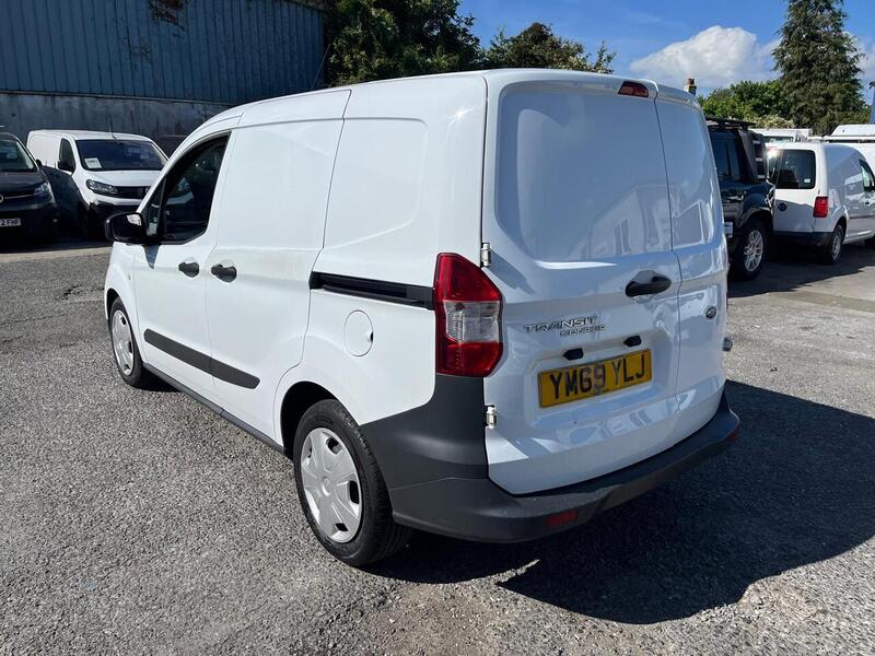 Ford Transit Courier EcoBoost Trend - U15210