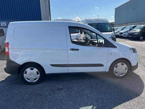 Ford Transit Courier EcoBoost Trend - U15210