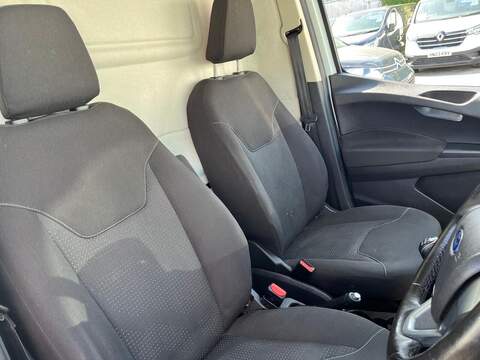 Ford Transit Courier EcoBoost Trend - U15210