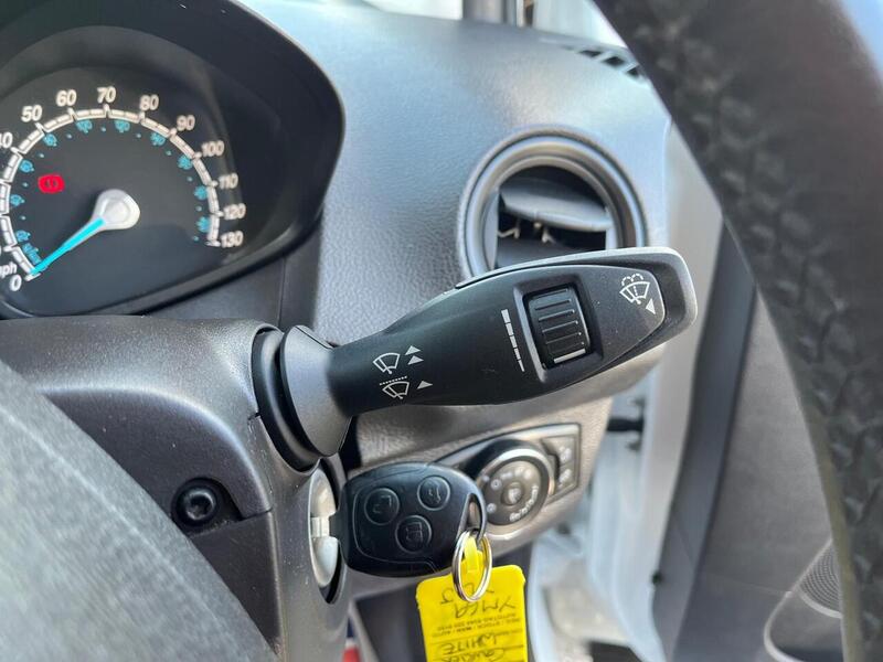 Ford Transit Courier EcoBoost Trend - U15210