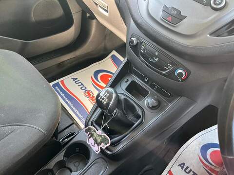 Ford Transit Courier EcoBoost Trend - U15210
