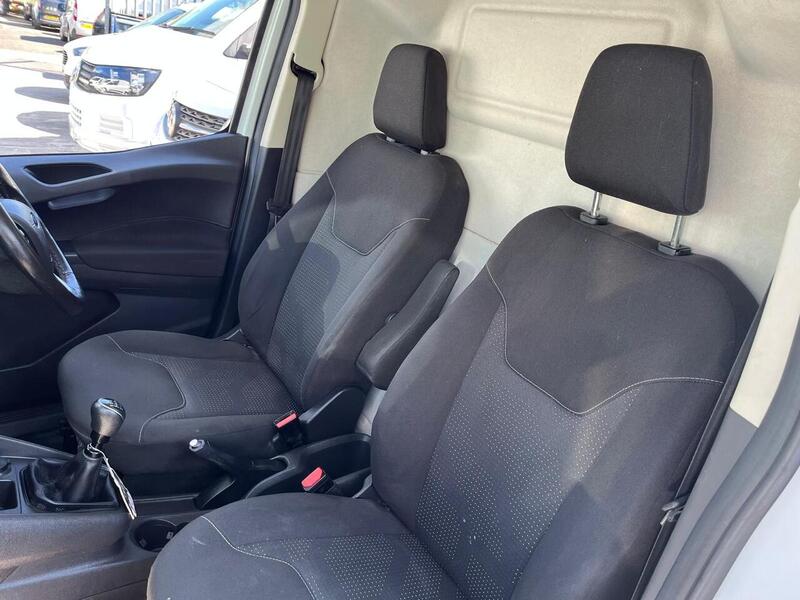 Ford Transit Courier EcoBoost Trend - U15210