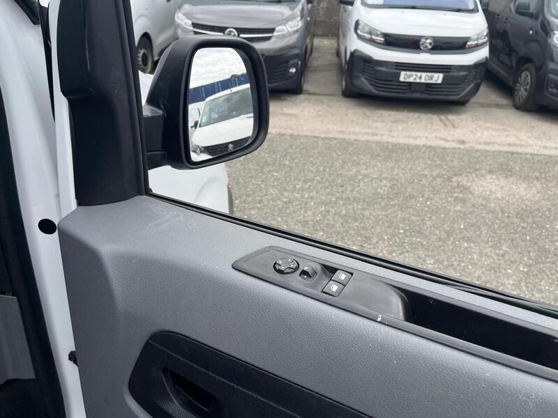 Peugeot Expert BlueHDi 1000 Professional Premium - U15211