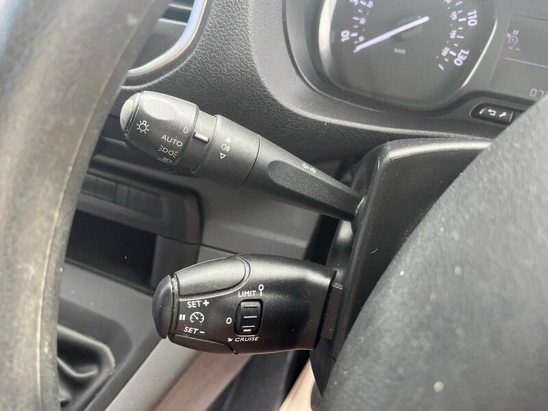 Peugeot Expert BlueHDi 1000 Professional Premium - U15211
