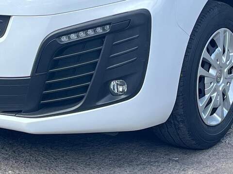 Vauxhall Vivaro Turbo D 2700 Sportive - U15221