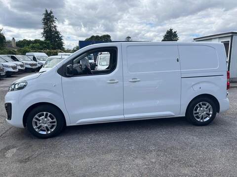 Vauxhall Vivaro Turbo D 2700 Sportive - U15221