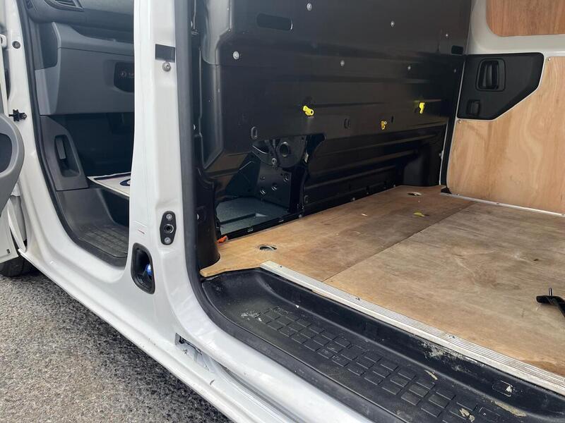 Vauxhall Vivaro Turbo D 2700 Sportive - U15221