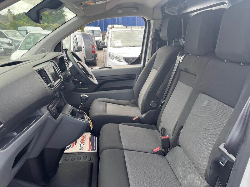 Vauxhall Vivaro Turbo D 2700 Sportive - U15221