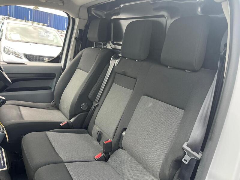 Vauxhall Vivaro Turbo D 2700 Sportive - U15221