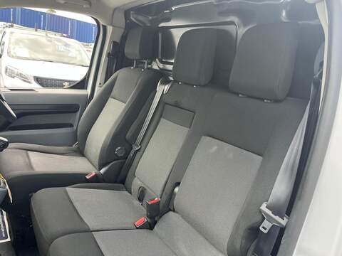 Vauxhall Vivaro Turbo D 2700 Sportive - U15221