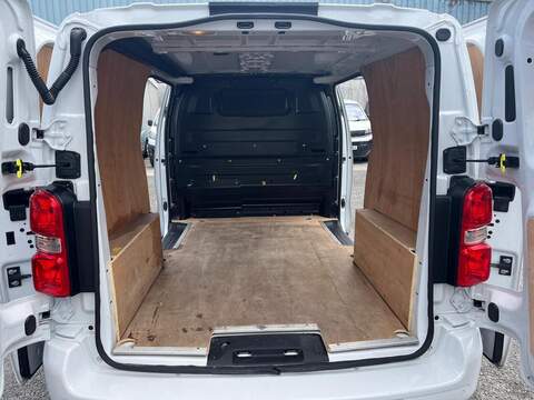 Vauxhall Vivaro Turbo D 2700 Sportive - U15221