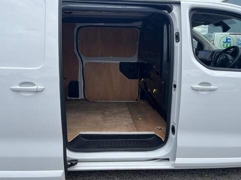 Vauxhall Vivaro Turbo D 2700 Sportive - U15221