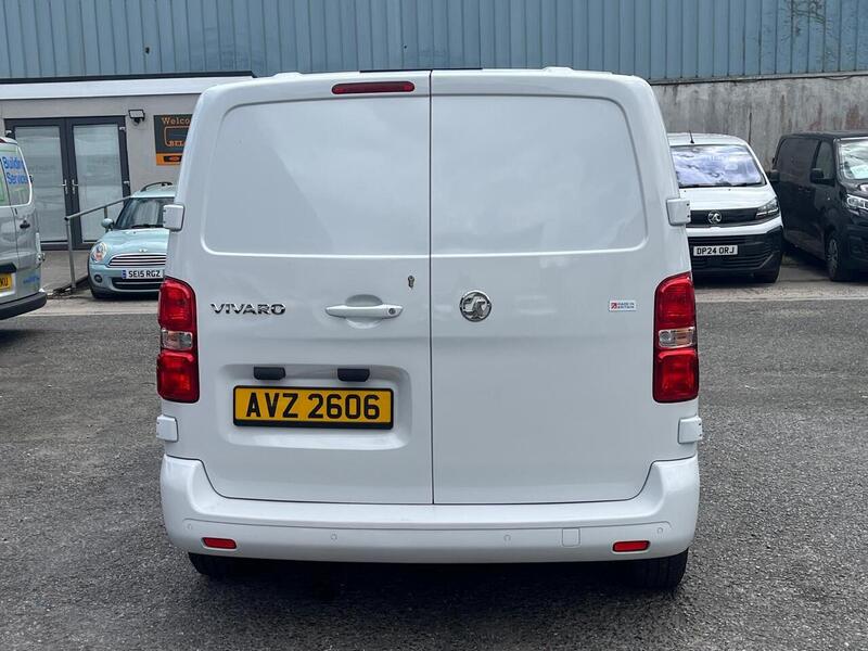 Vauxhall Vivaro Turbo D 2700 Sportive - U15221