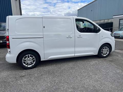 Vauxhall Vivaro Turbo D 2700 Sportive - U15221