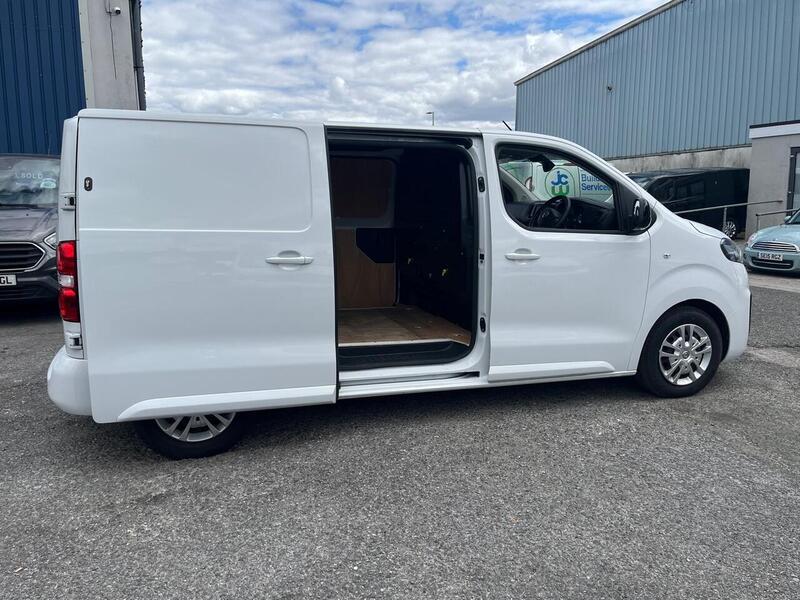 Vauxhall Vivaro Turbo D 2700 Sportive - U15221