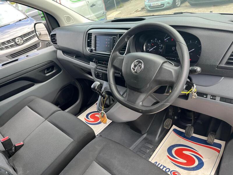 Vauxhall Vivaro Turbo D 2700 Sportive - U15221