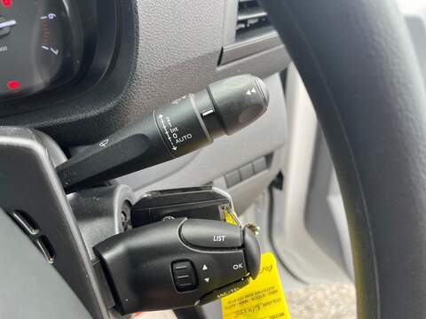Vauxhall Vivaro Turbo D 2700 Sportive - U15221