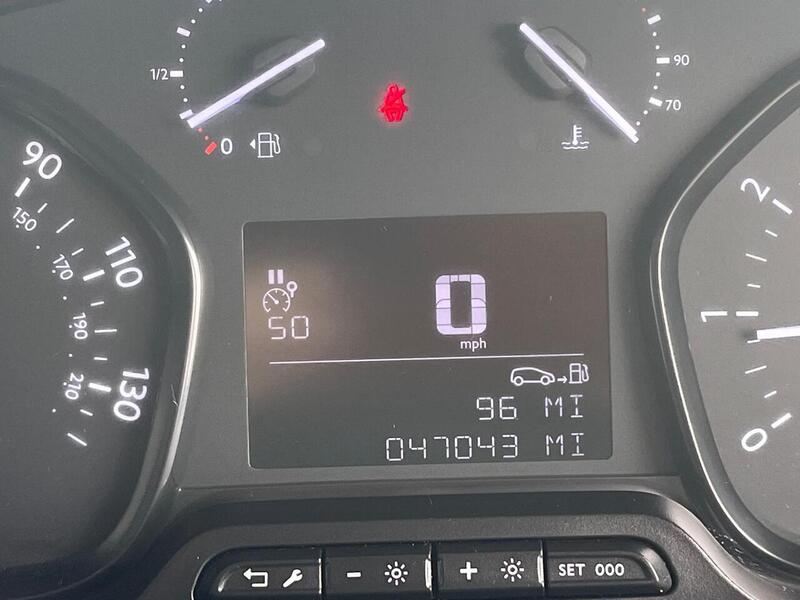 Vauxhall Vivaro Turbo D 2700 Sportive - U15221