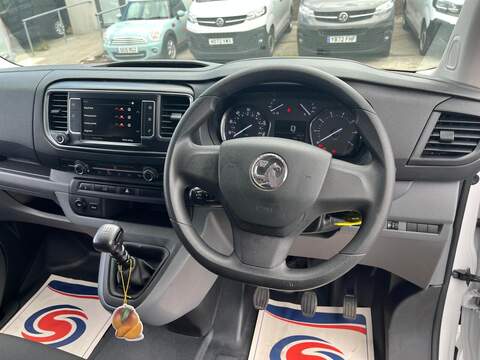 Vauxhall Vivaro Turbo D 2700 Sportive - U15221