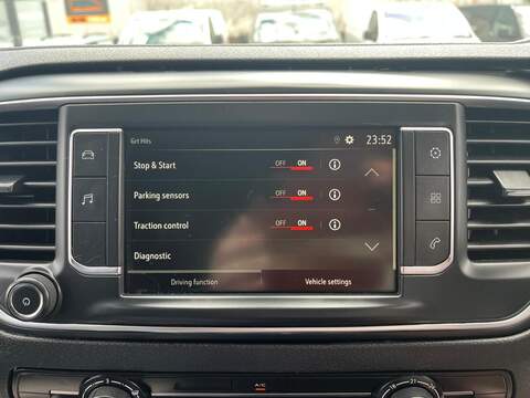 Vauxhall Vivaro Turbo D 2700 Sportive - U15221