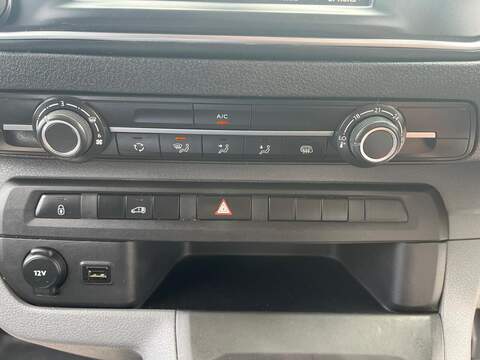 Vauxhall Vivaro Turbo D 2700 Sportive - U15221