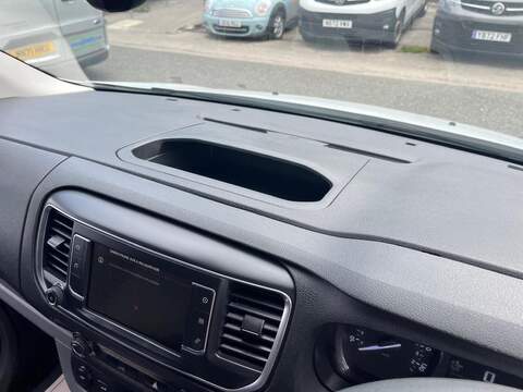 Vauxhall Vivaro Turbo D 2700 Sportive - U15221