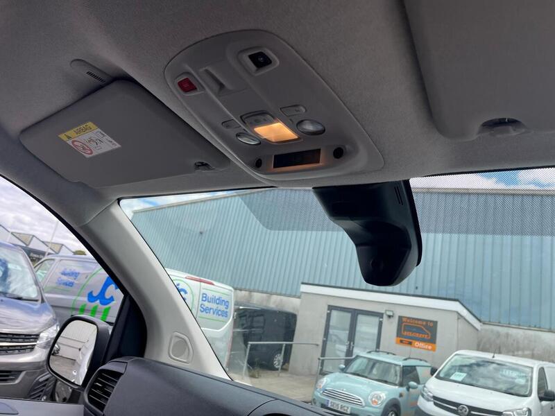 Vauxhall Vivaro Turbo D 2700 Sportive - U15221