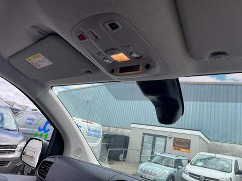 Vauxhall Vivaro Turbo D 2700 Sportive - U15221