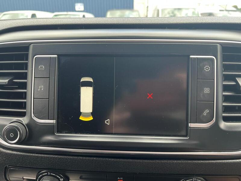 Vauxhall Vivaro Turbo D 2700 Sportive - U15221