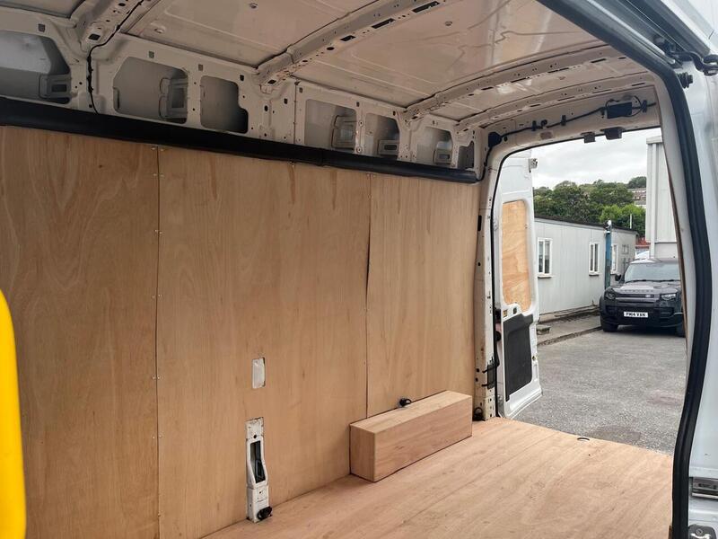 Ford Transit 350 EcoBlue Leader - U15222